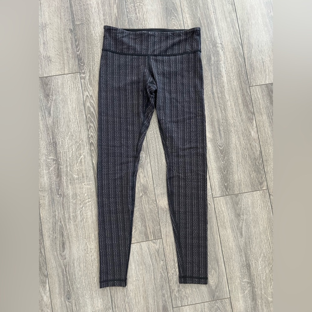 Lululemon Black Chevron Patterned Full length Leg… - image 1